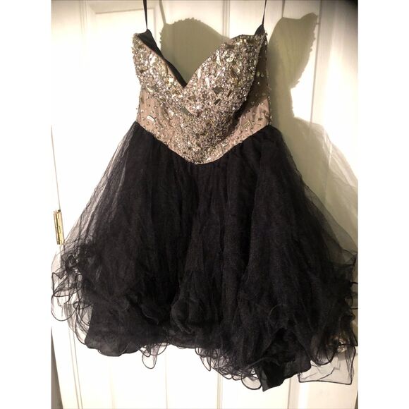 Black Short Puffy Prom Dress Size Small 2015-2016 Pre-owned - Picture 4 of 9